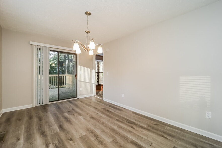 Building Photo - 6824 Creekwood Dr