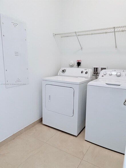 Building Photo - 5980 NW 104th Ct