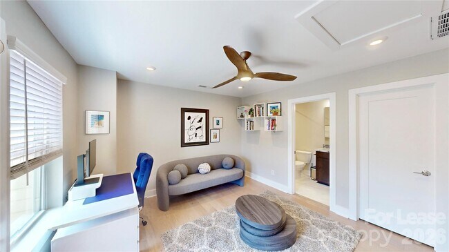 Building Photo - 3804 Sky Haven Dr