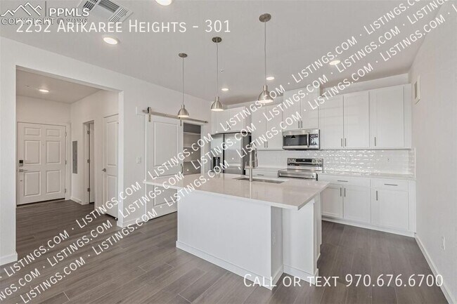 Building Photo - 2252 Arikaree Hts
