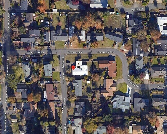 Building Photo - 2 Bedroom 1 Bathroom Home with a Backyard!