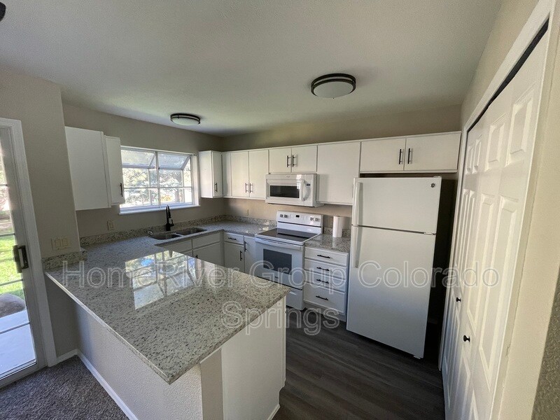 Building Photo - 6348 Colony Cir