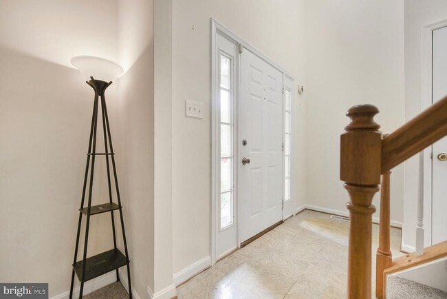 Building Photo - 46525 Hollymead Pl