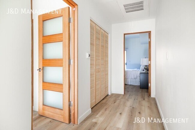 Building Photo - 3333 Reynard Way