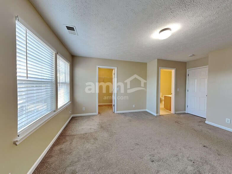 Building Photo - 2615 River Meade Way