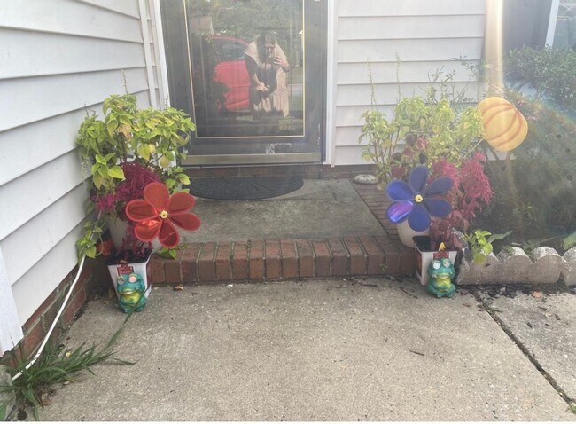 Building Photo - Charming 3BR House in High Point