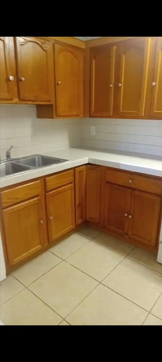 Building Photo - 14830 Naranja Lakes Blvd