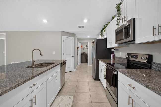 Building Photo - 5420 Leslie Canyon Dr