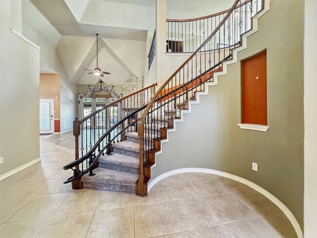 Building Photo - 25619 Canyon Crossing Dr