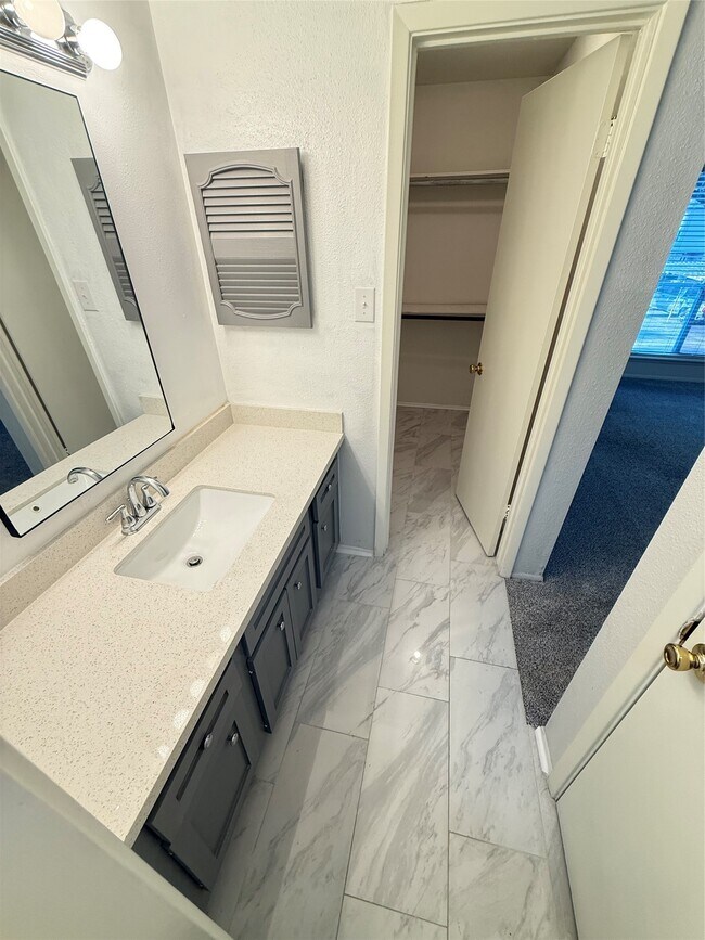 Building Photo - 5005 Georgi Ln