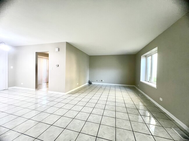 Building Photo - 248 Waverly Dr