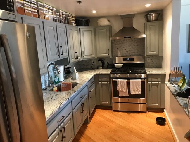 Building Photo - 1BR - $1750