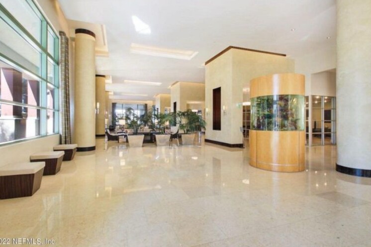 Building Photo - 1431 Riverplace Blvd