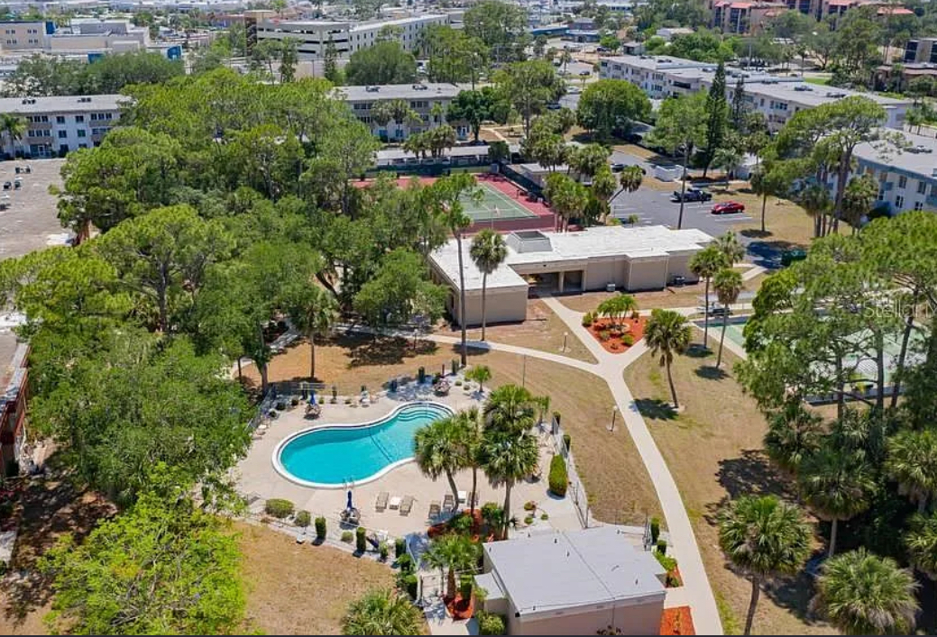 Main Salt Water Pool - 21287 Gertrude Ave