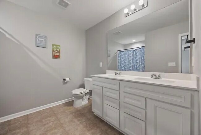 Building Photo - 897 Wild Leaf Loop