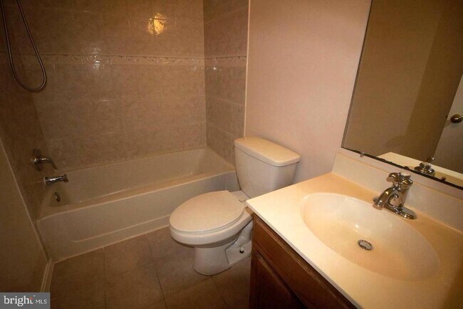 Building Photo - 10500 Prairie Landing Terrace