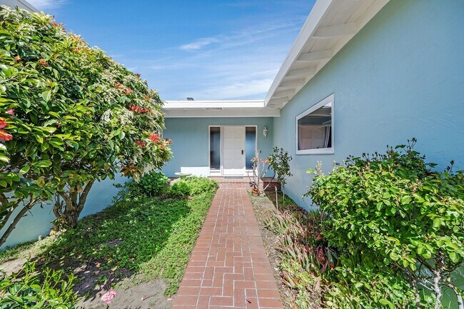 Building Photo - One level home Crockett, magnificent VIEWS