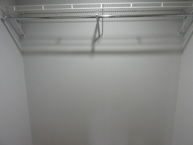 Building Photo - 211 Westview Dr
