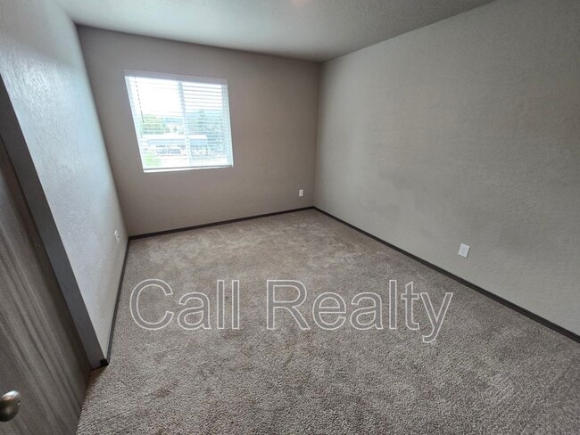 Building Photo - 9618 E Nixon Ln