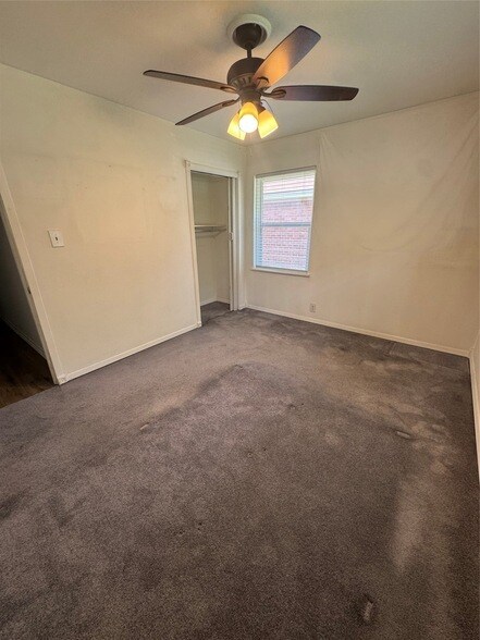 Building Photo - 935 Creager St