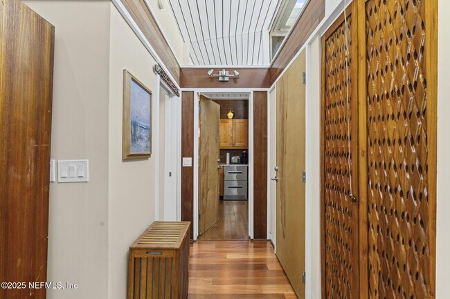 Building Photo - 2337 Seminole Rd