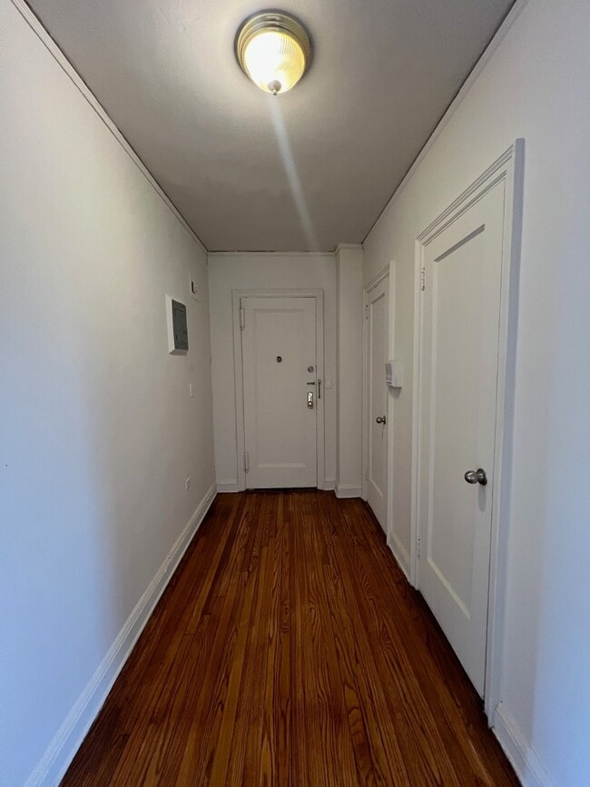 Building Photo - 625 Gramatan Ave