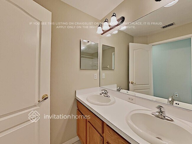 Building Photo - 31010 Baclan Dr