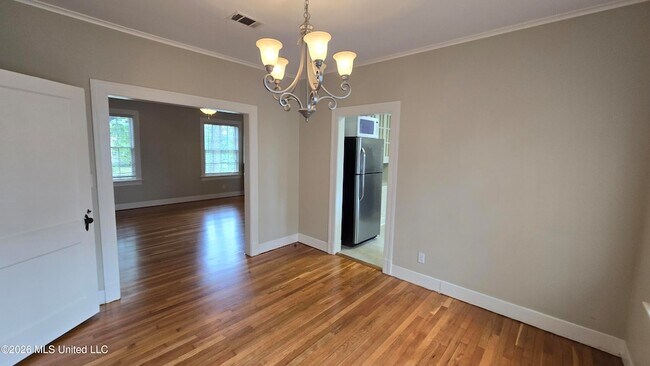 Building Photo - 785 Pinehurst St