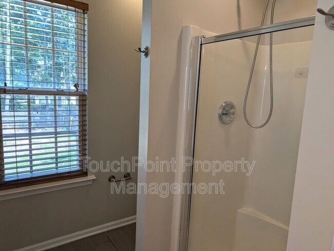 Building Photo - 9935 Redbud Tree Ct