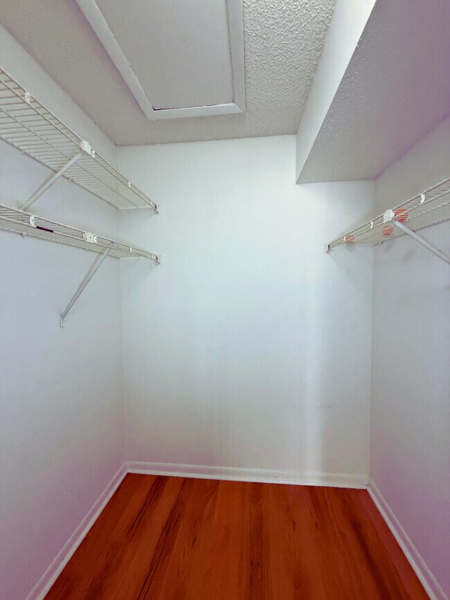 Building Photo - 1244 S Military Trail