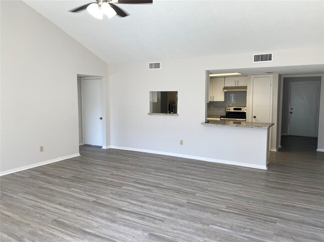 Building Photo - 2202 Windy Meadow Dr
