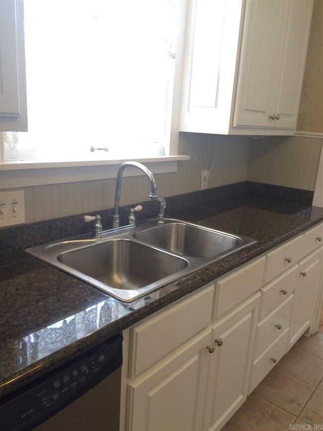 Building Photo - 318 N Spruce St