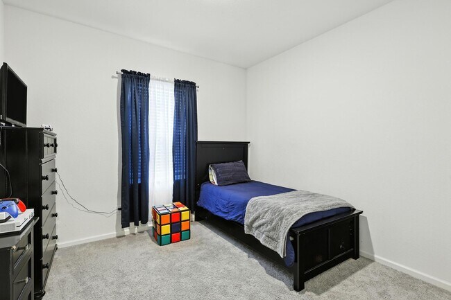 Building Photo - 5830 Capri Frst Dr
