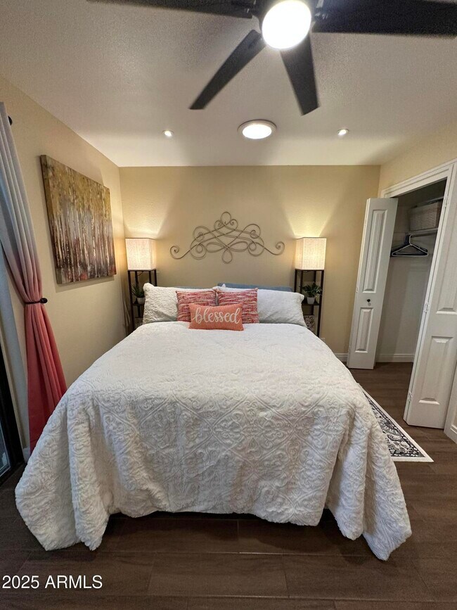 Building Photo - 4328 E Capri Ave