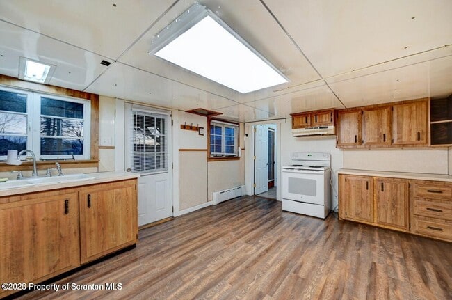 Building Photo - 1326 Winton St