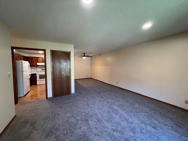 Building Photo - 3988 Fairway Hills Dr