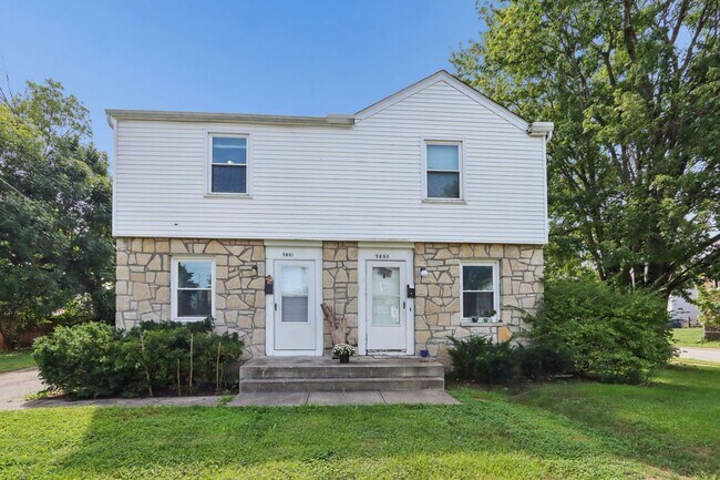 Building Photo - 2801-2803-2803 Vanderberg Ave
