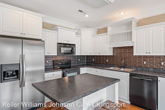 Building Photo - 3 br, 2.5 bath House - 200 Deck Lane # 1002