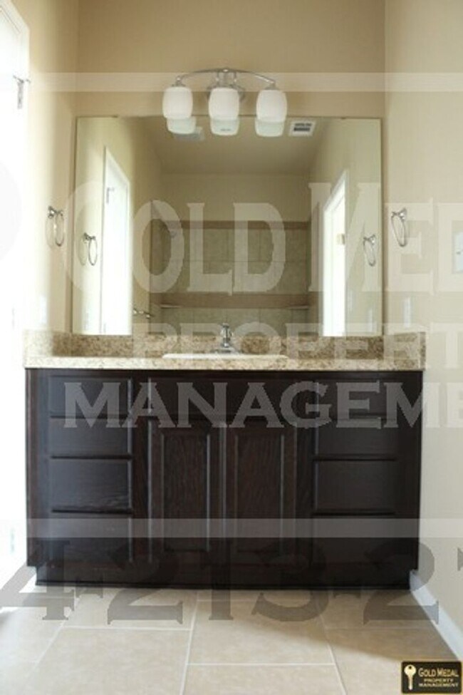 Building Photo - 4505 Cambridge Dr