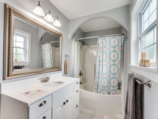 Building Photo - 3417 Stadium Dr