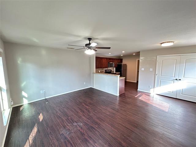 Building Photo - 221 E Cooper St