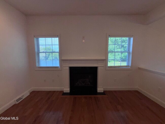 Building Photo - 283 Sugar Hill Rd