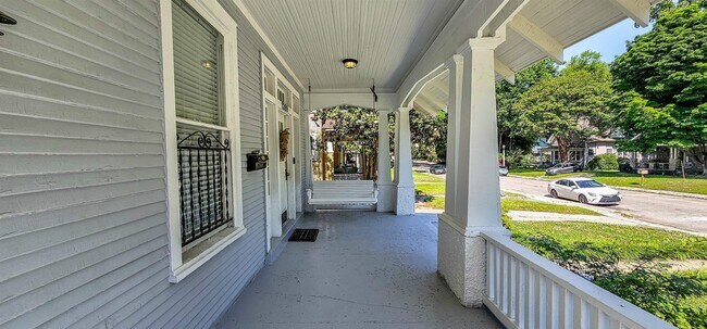 Building Photo - 1389 Agnes Pl