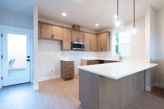 Building Photo - 2 Weeks Free W/ Approved Application By 08...