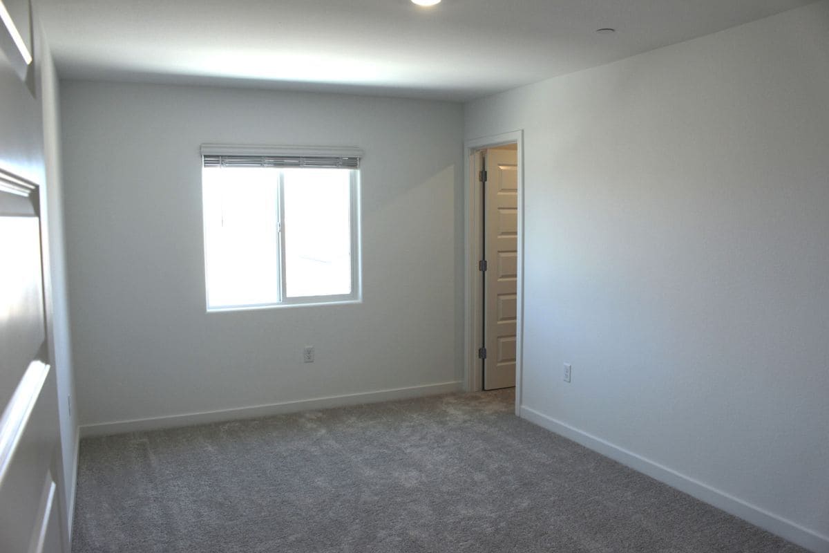 Building Photo - 12663 Snowy Owl Way