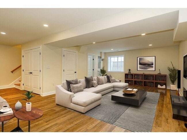 Building Photo - 24 Grant Ave