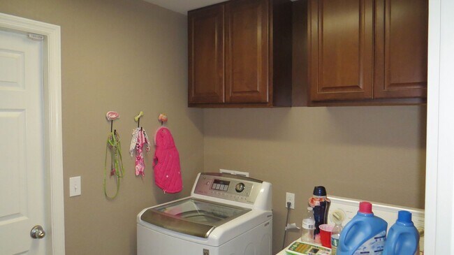 Building Photo - Beautiful 4/2 Home in Leesburg