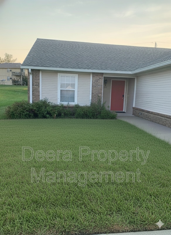 Primary Photo - 522 S Sunrise Dr