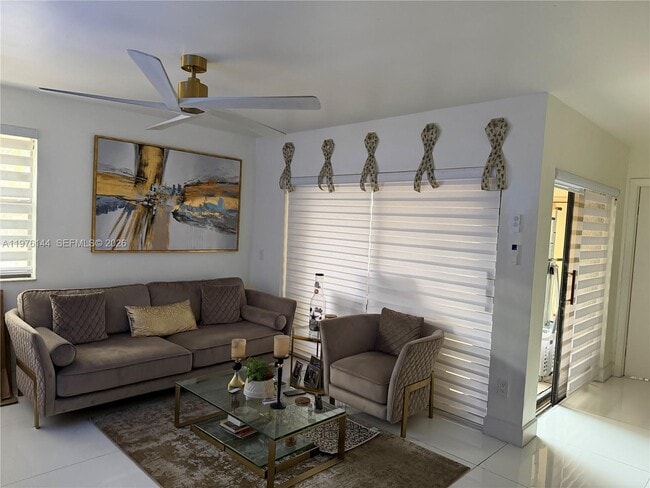 Building Photo - 20170 NE 3rd Ct