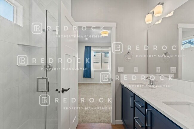 Building Photo - 1725 N Meyers Ct